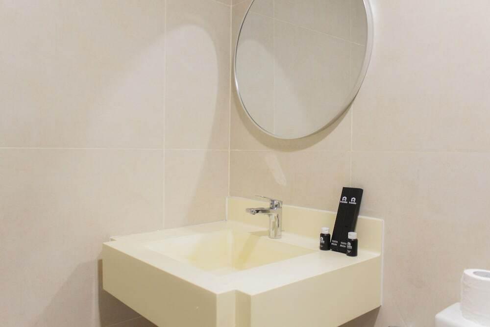 Тангеранг: Comfy Modern 1BR at Skandinavia Apartment