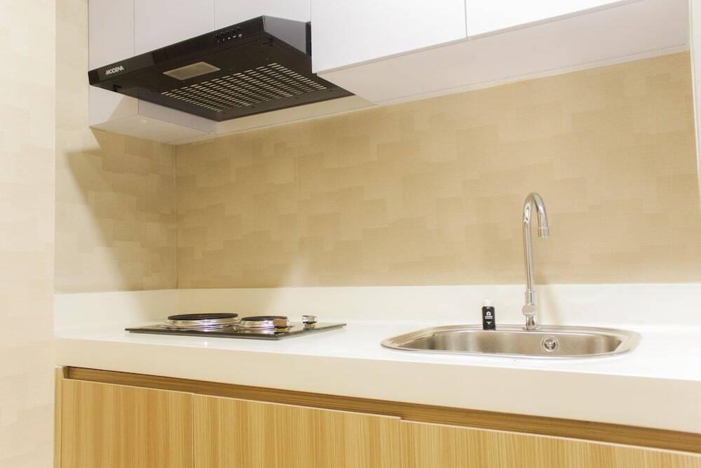 Тангеранг: Comfy Modern 1BR at Skandinavia Apartment