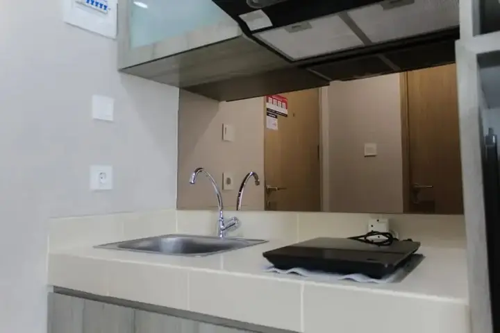 Legok: Comfy and Stylish Studio Apartment at B Residence