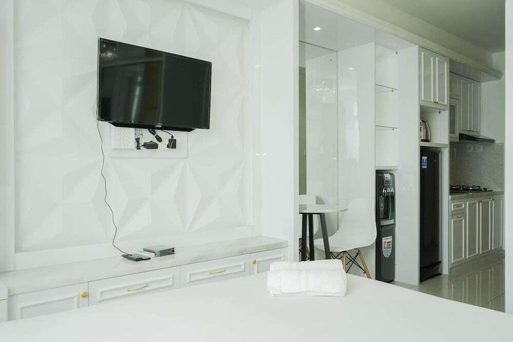 Тангеранг: Comfort and Modern Studio at Tree Park Cikokol Apartment
