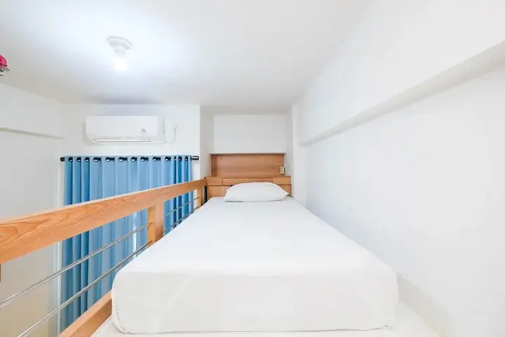 Депок: Comfort Studio Room With Bunk Bed At Dave Apartment
