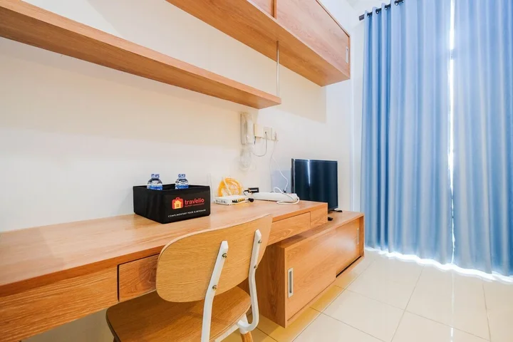 Депок: Comfort Studio Room With Bunk Bed At Dave Apartment