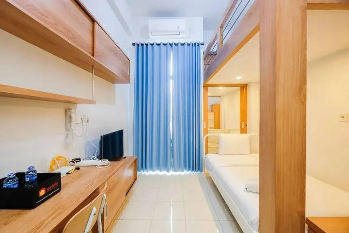 Депок: Comfort Studio Room With Bunk Bed At Dave Apartment