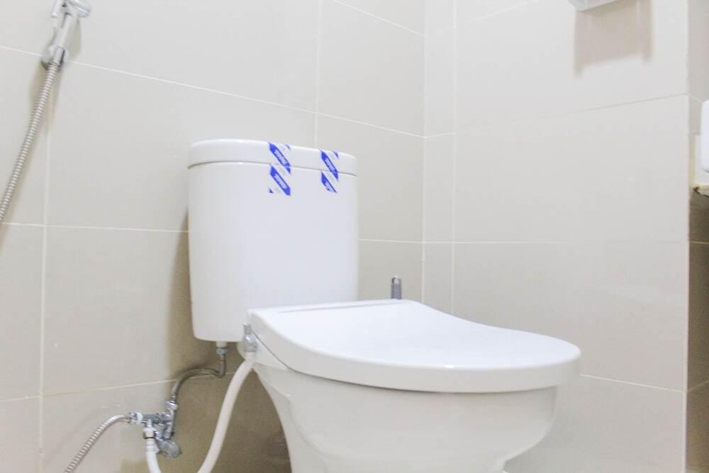 Legok: Cozy And Simply Studio Apartment At B Residence