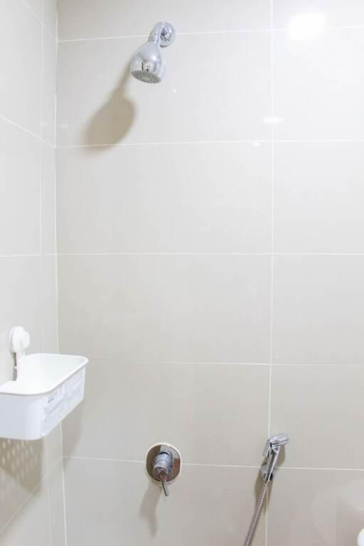 Legok: Cozy And Simply Studio Apartment At B Residence