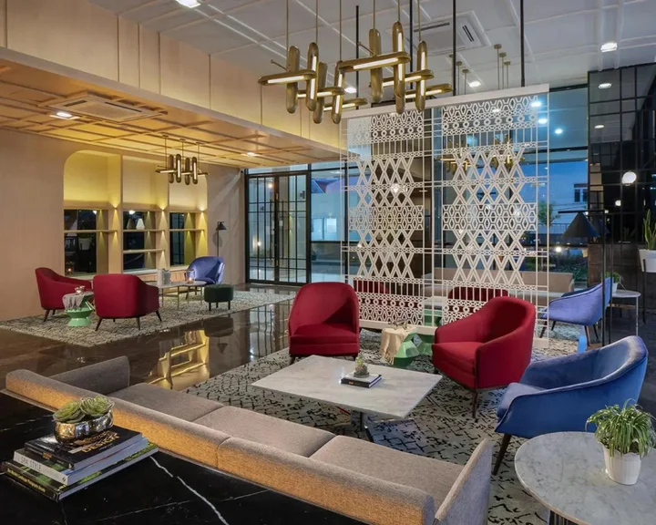 Медан: The Reiz Suites, Artotel Curated