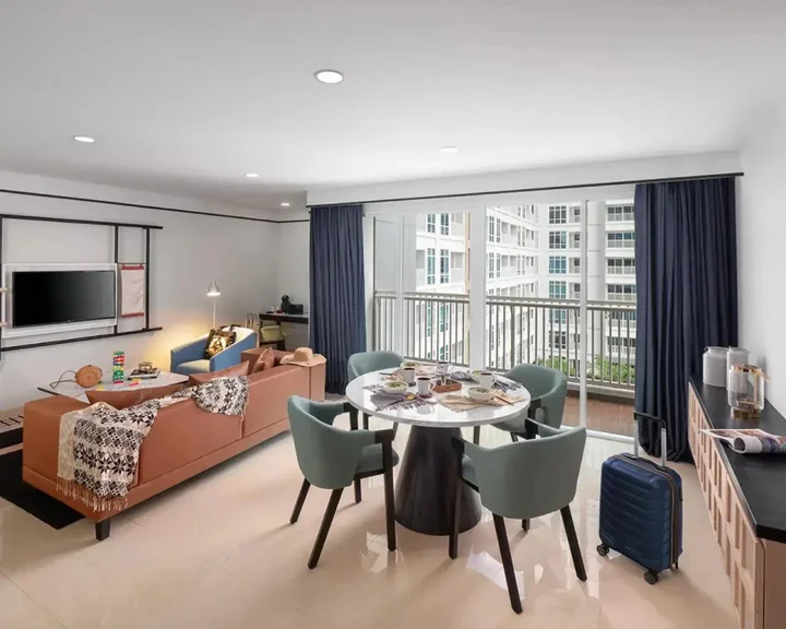 Медан: The Reiz Suites, Artotel Curated