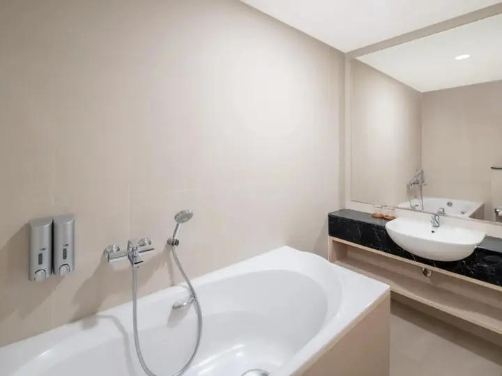 Медан: The Reiz Suites, Artotel Curated