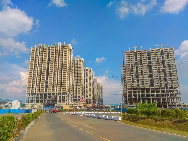Сибату: Comfy 3BR at Meikarta Apartment