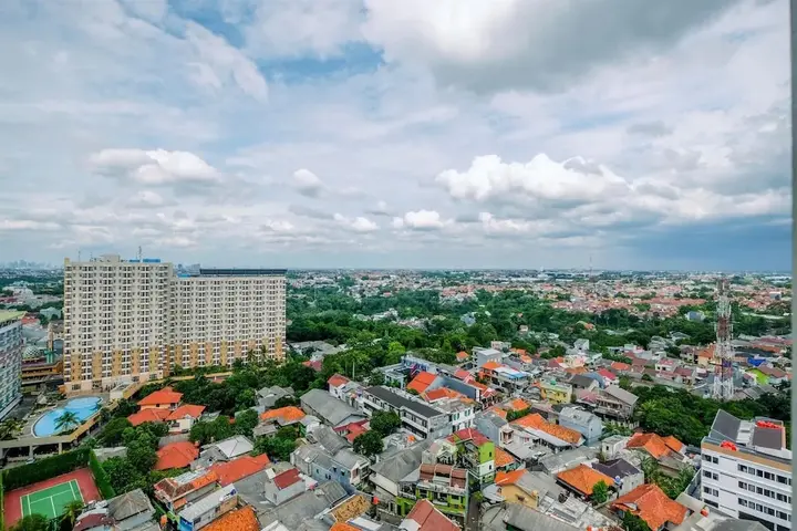 Депок: Well Appointed 1BR Apartment at Atlanta Residences