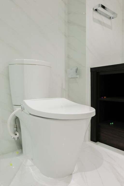Legok: Elegant Best View 1BR Branz Apartment
