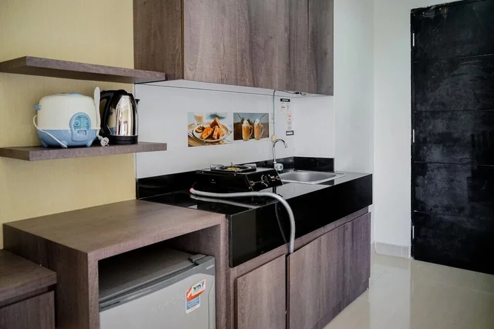Legok: Cozy and Sweet Studio at Paramount Skyline Apartment