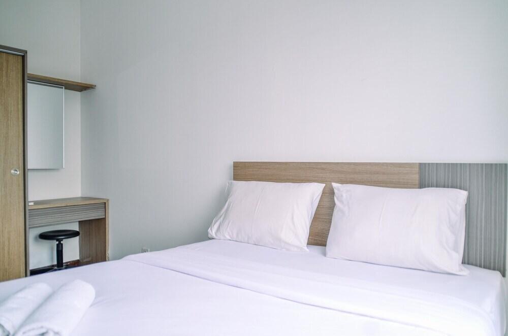 Legok: Simple And Comfy 1Br Apartment At Scientia Residence