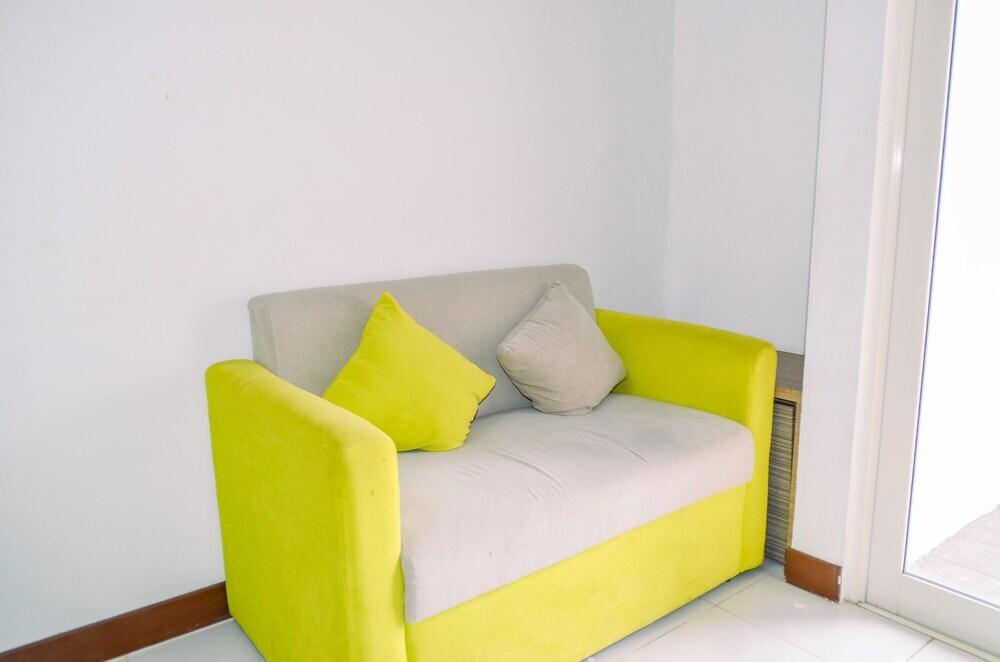 Legok: Simple And Comfy 1Br Apartment At Scientia Residence