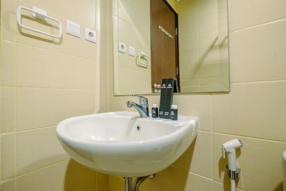 Legok: Relaxing 2BR at Saveria Apartment BSD
