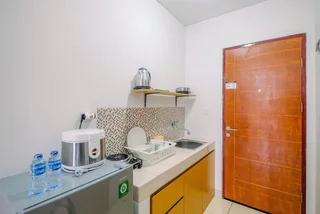 Депок: Great Deal Studio at Dave Apartment near Campus