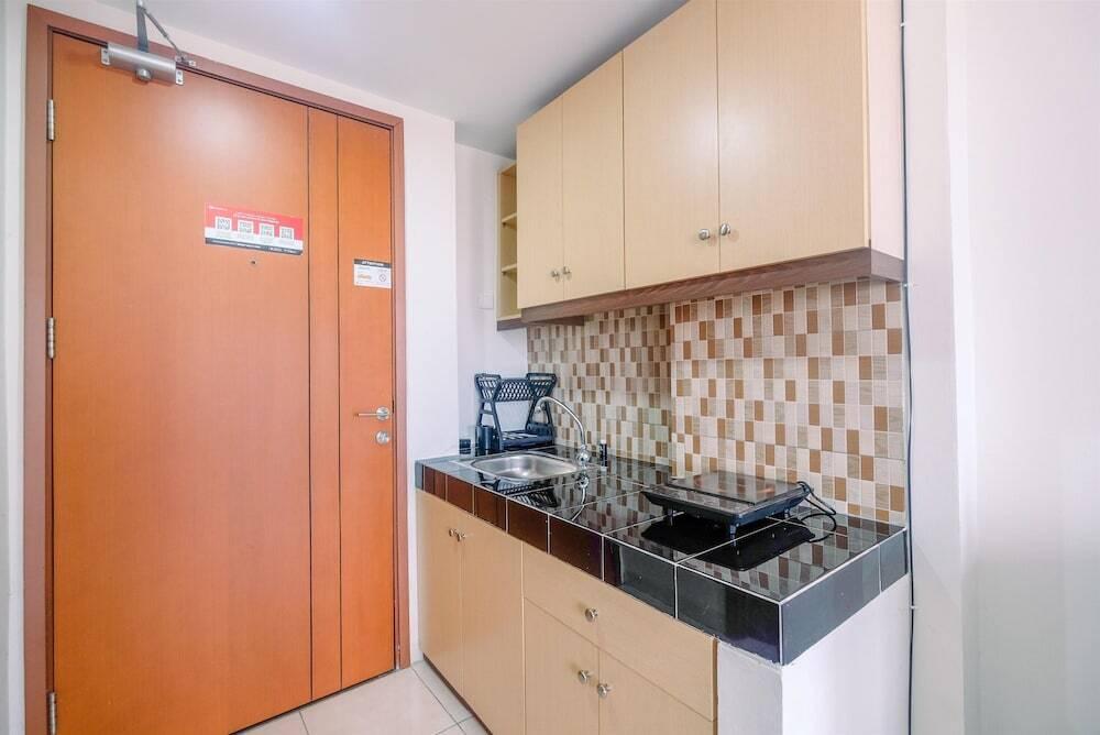 Депок: Comfort Living Studio at Margonda Residence 5 Apartment