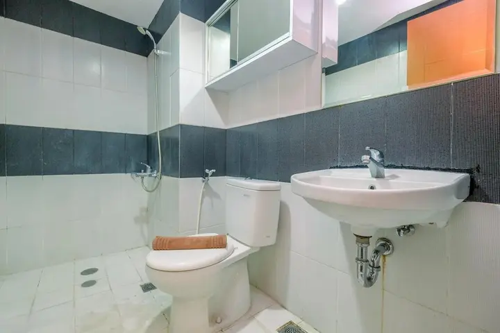 Депок: Nice And Simple 2Br At Cinere Bellevue Suites Apartment