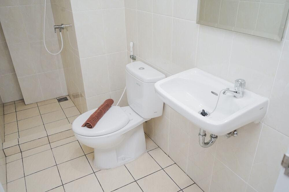 Legok: Comfortable And Nice 2Br Apartment At M-Town Residence