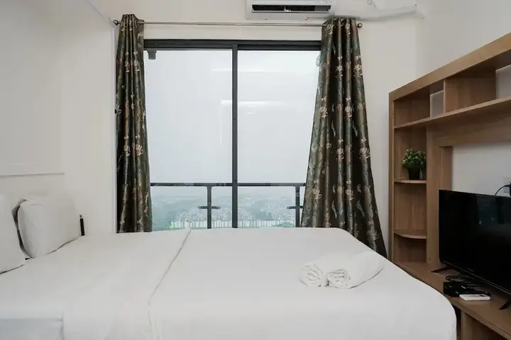 Elegant And Comfortable Studio Sky House Bsd Apartment — фото 3