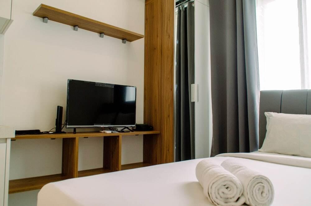 Legok: Fully Furnished With Cozy Design Studio Sky House Bsd Apartment