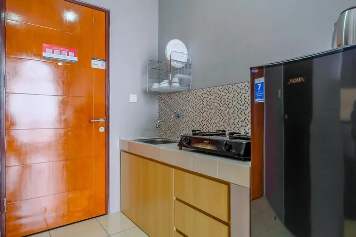 Депок: Comfortable And Cozy Studio Room At Dave Apartment