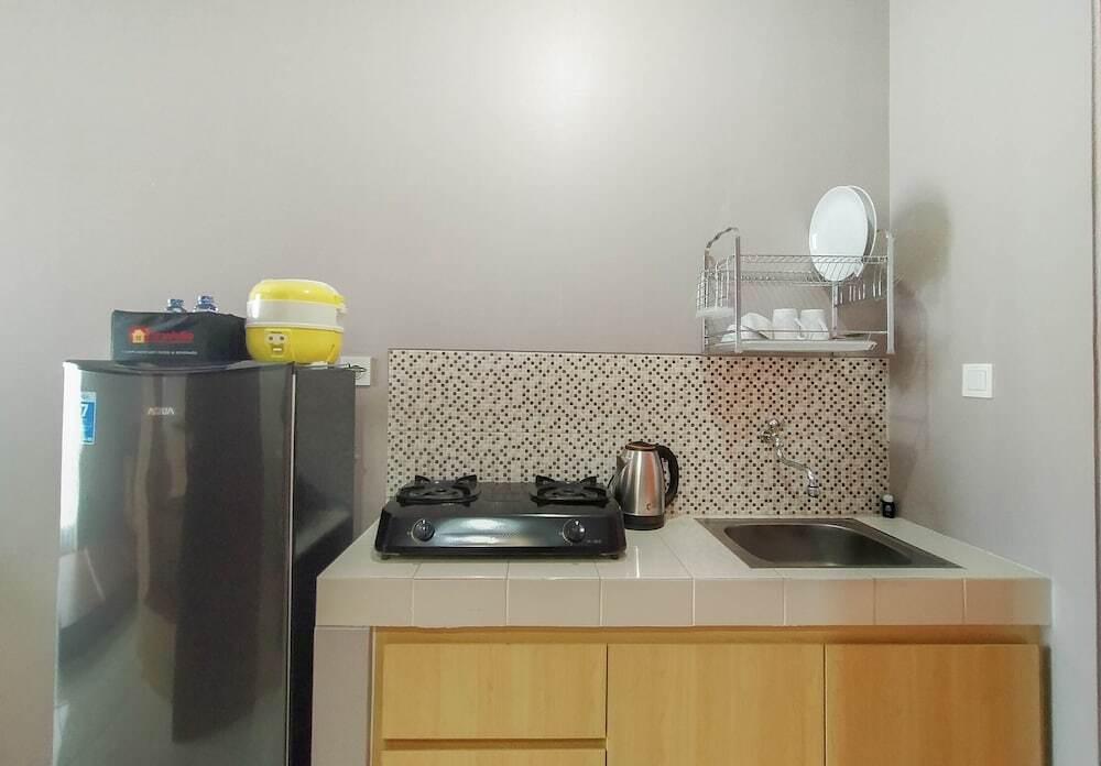 Депок: Simply Look Studio Room At Dave Apartment