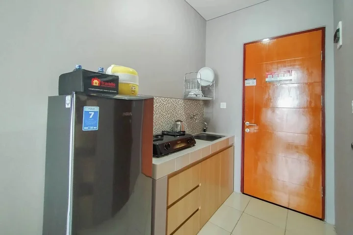 Депок: Simply Look Studio Room At Dave Apartment