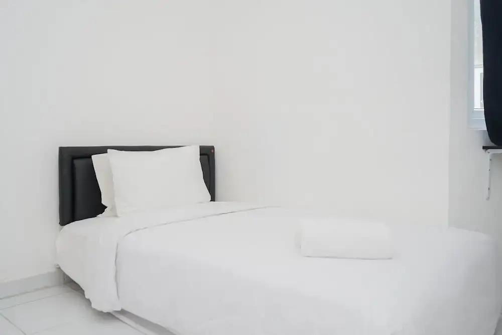 Тангеранг: Comfort Studio at Aeropolis Residence No Kitchen Apartment