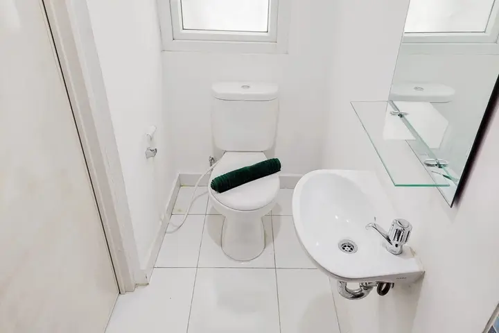 Тангеранг: Comfort Studio at Aeropolis Residence No Kitchen Apartment