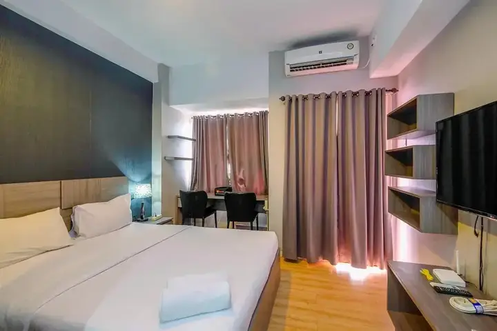 Cozy Living and Homey Studio Apartment at Margonda Residence 5 — фото 4