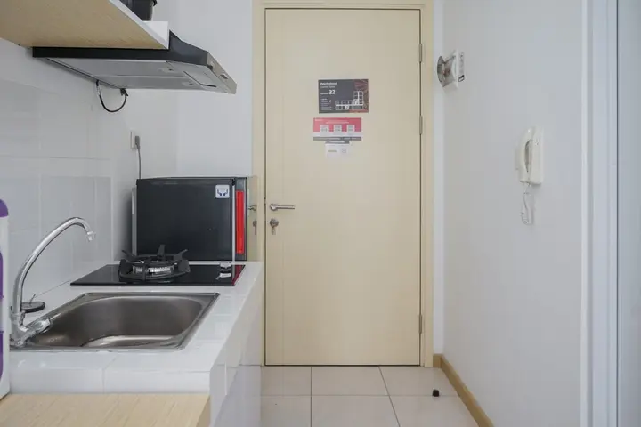 Legok: High Floor and Minimalist Studio Apartment at M-Town Residence