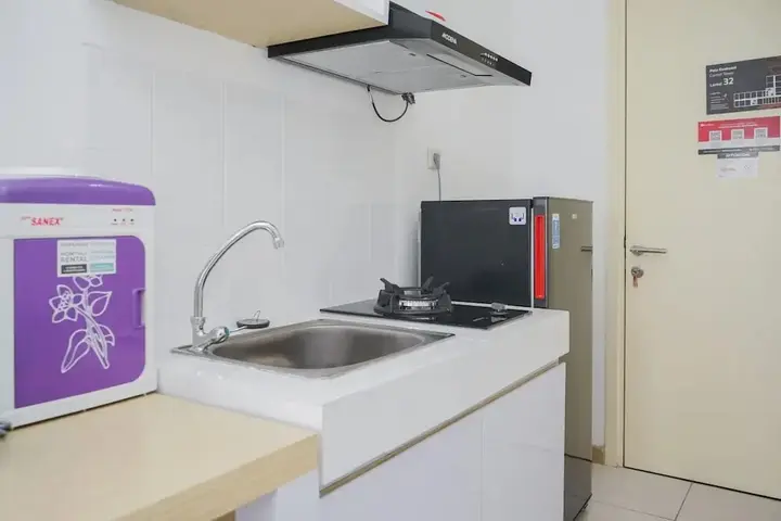 Legok: High Floor and Minimalist Studio Apartment at M-Town Residence