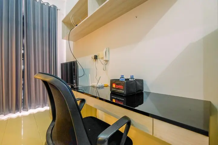 Депок: Comfortable and Cozy Living Studio Room at Dave Apartment