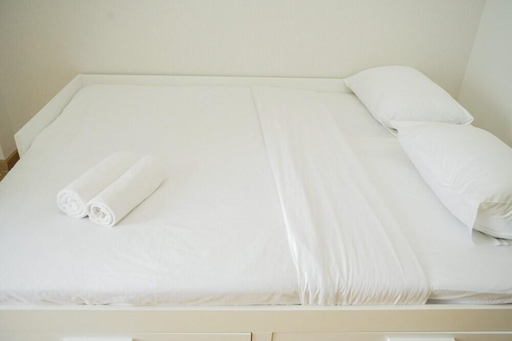 Scenic Studio Apartment With Foldable Single Bed At M-Town Residence — фото 3