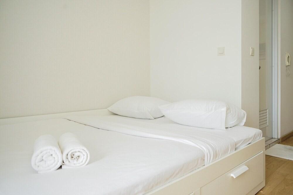 Scenic Studio Apartment With Foldable Single Bed At M-Town Residence — фото 2