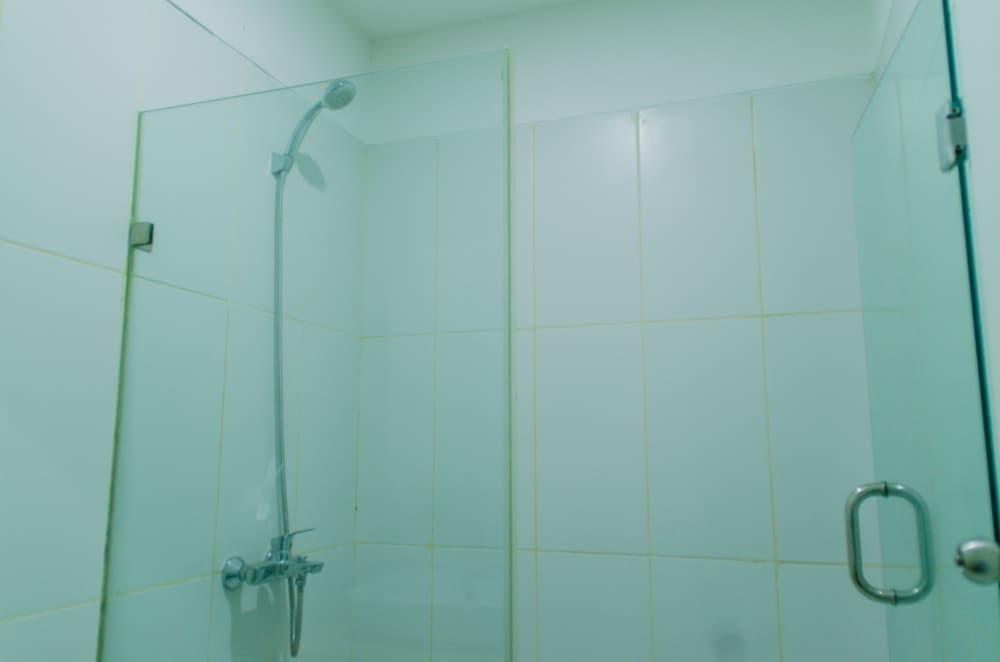 Тангеранг: Comfortable and Simply Studio Apartment at Tamansari Skylounge