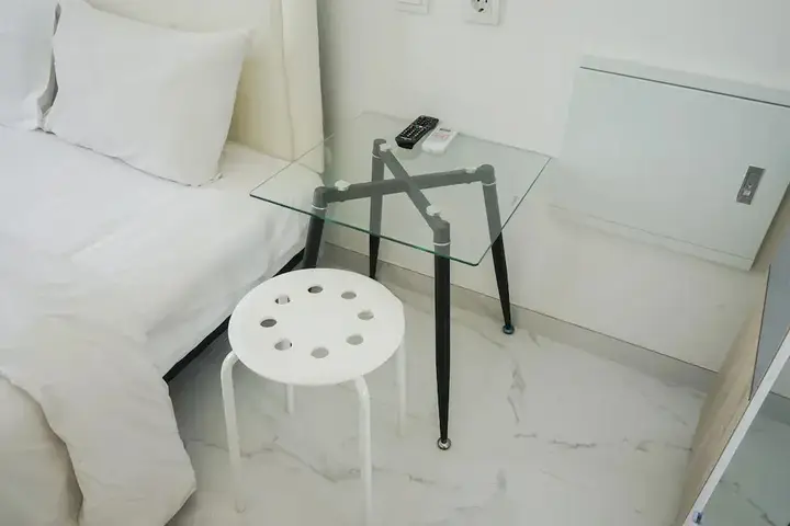 Elegant and Homey Studio at Sky House BSD Apartment — фото 2