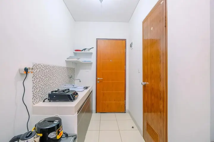 Депок: Comfortable and Minimalist Studio at Dave Apartment