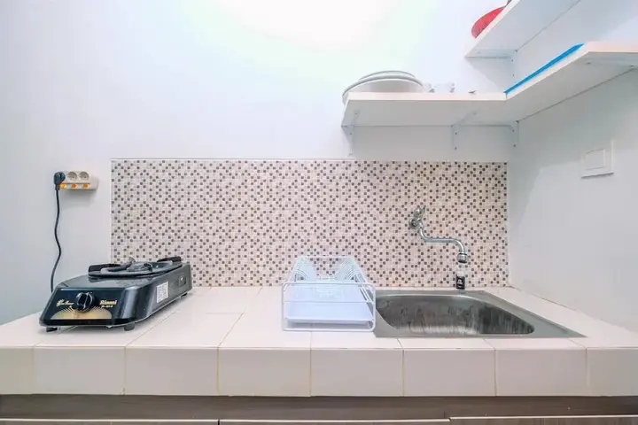 Депок: Comfortable and Minimalist Studio at Dave Apartment