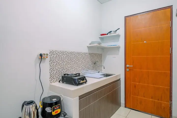 Депок: Comfortable and Minimalist Studio at Dave Apartment