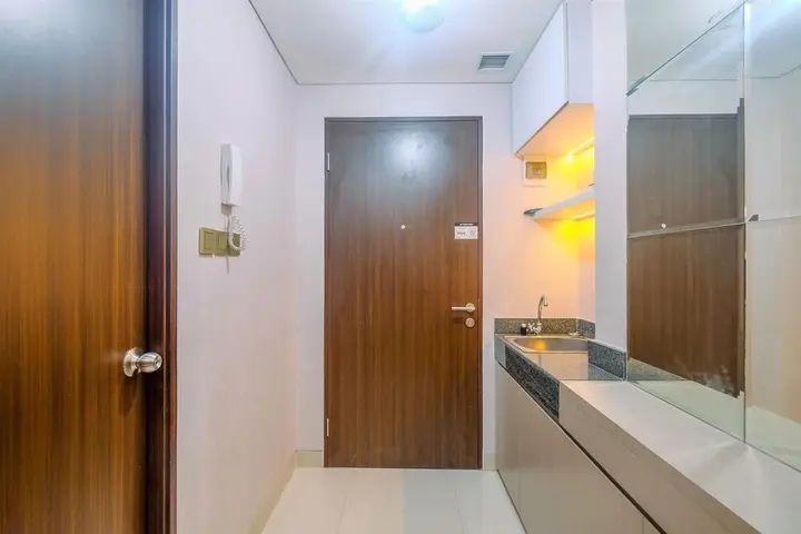 Депок: Nice and Comfy Studio Apartment at Transpark Cibubur