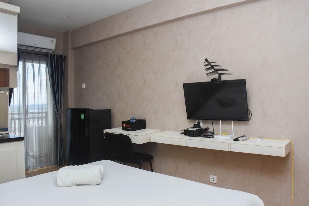 Fancy and Nice Studio at Cinere Resort Apartment — фото 5