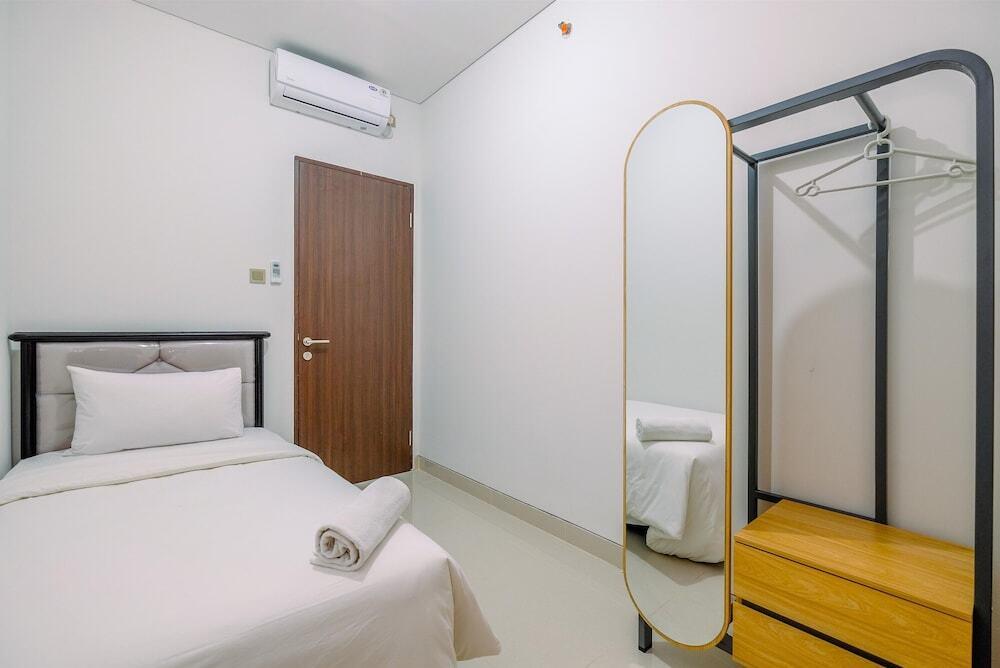 Elegant and Comfy 3BR Transpark Cibubur Apartment — фото 4