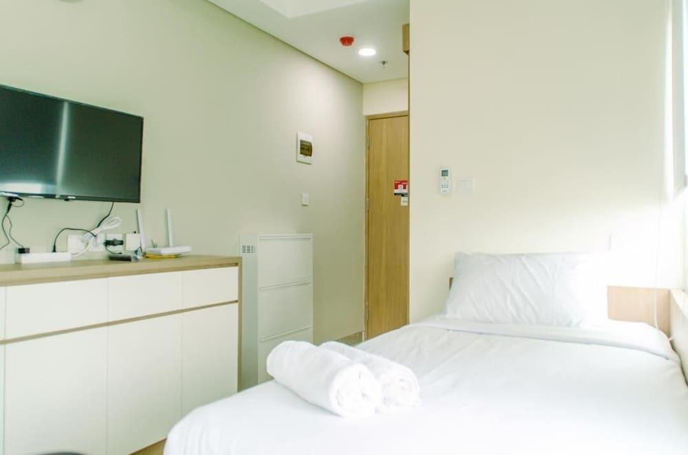 Legok: Comfortable And Simply Studio At B Residence