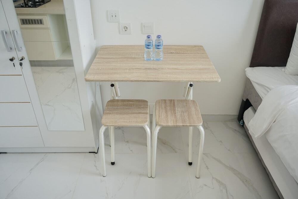 Comfy and High Floor Studio at Sky House BSD Apartment — фото 3