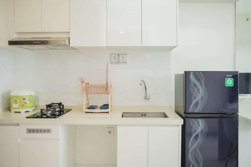 Legok: Fully Furnished with Cozy Design 2BR at Sky House BSD Apartment