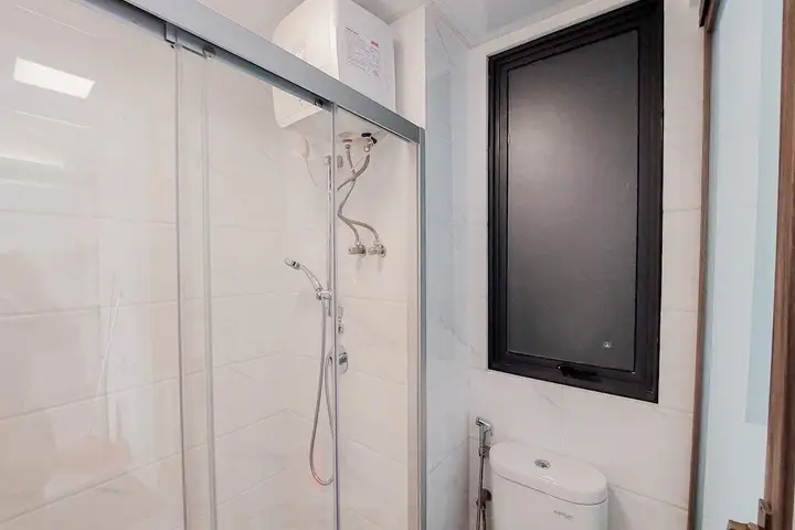 Nice and Elegant 2BR at Sky House BSD Apartment — фото 6