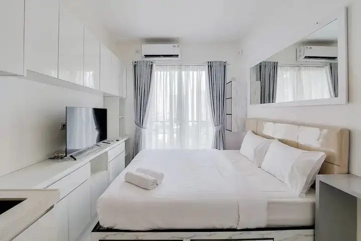 Cozy Living and Comfort Studio at Sky House BSD Apartment — фото 2