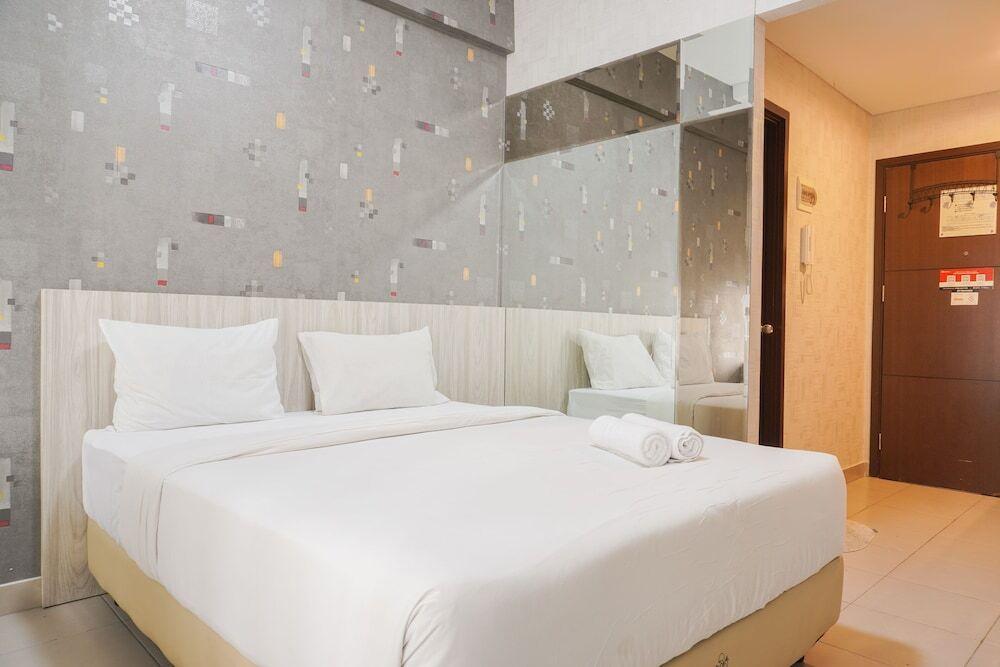 Elegant and Comfy Studio at Saveria Apartment — фото 2